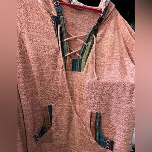 Skonhet light sweater with hood